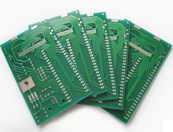 PCB板的為什么有不同的顏色？
